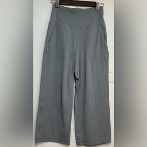 Lululemon Align Wide Leg Super-High-Rise Crop
Rhino Grey